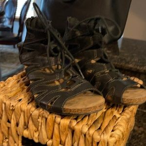 7M Earth Origins Sandals